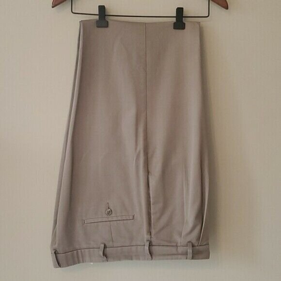 DOCKERS Men's Tan Pleated Khakis Chino Relaxed Fit Straight Leg Pants Size 34x34 - Picture 4 of 10